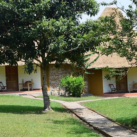 Kibale Guest Cottages Fort Portal Kültér fotó